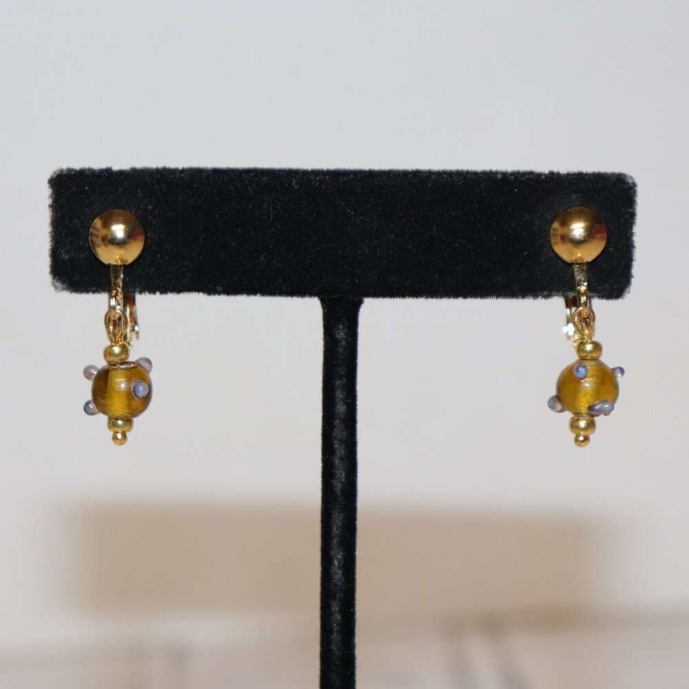 🍯 NWOT Gold & Honey-Colored Glass Beaded Clip-On Earrings – 1" Tall